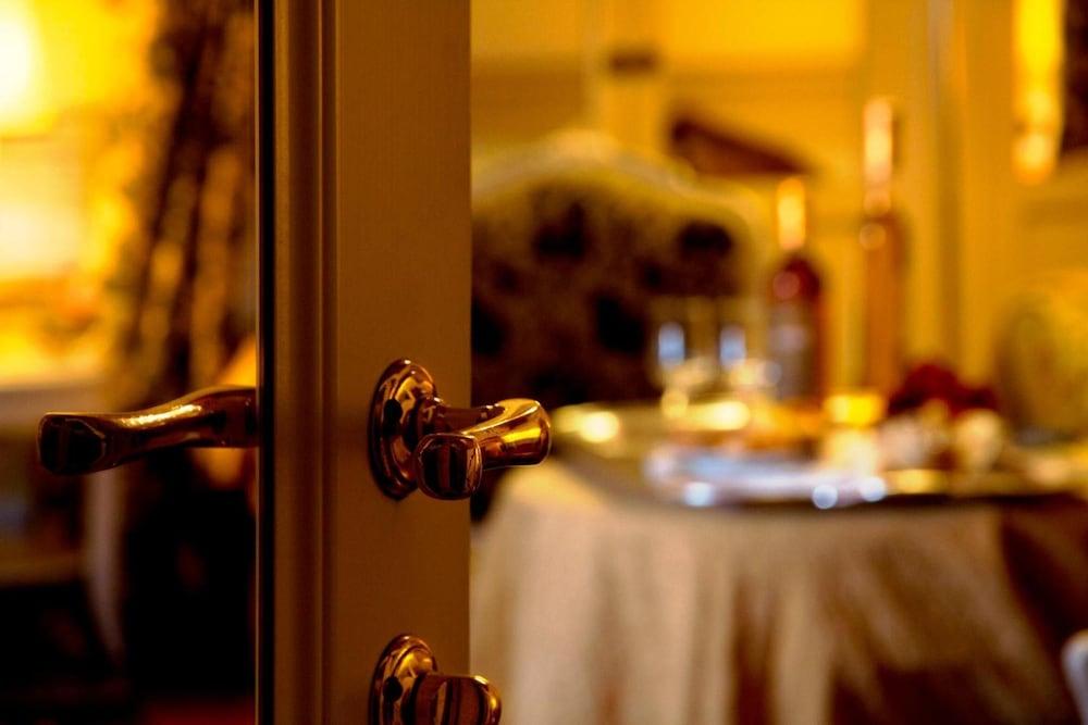 Castello Di Leonina Relais - Adults Only Hotel เซียนา ภายนอก รูปภาพ