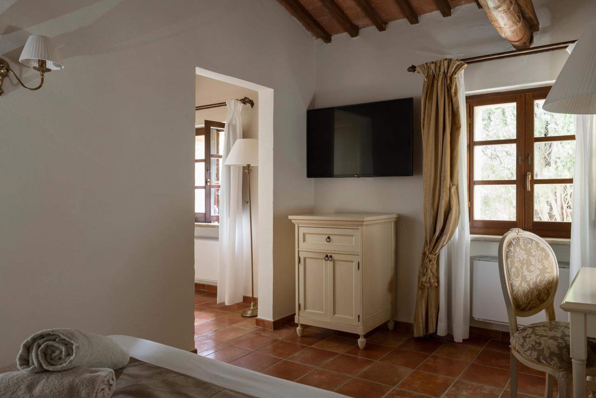 Castello Di Leonina Relais - Adults Only Hotel เซียนา ภายนอก รูปภาพ